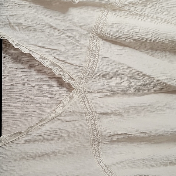 Cream v-neck top - Picture 2 of 5